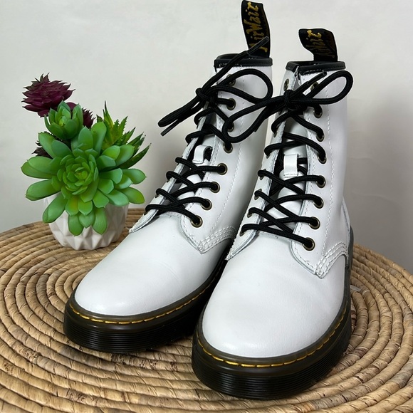 NEW Dr. Marten’s 1460 Boots Lace Up Lug Sole White 8 ZAVALA - Picture 1 of 10